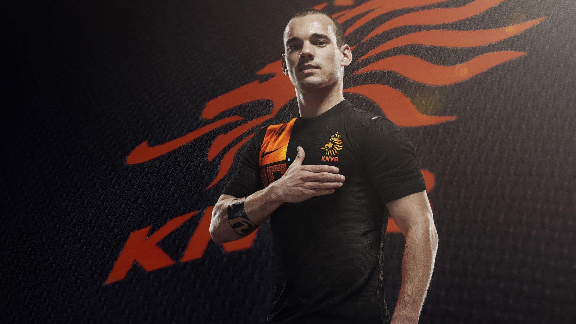 微笑告别!特雷-杨提前退场,微笑握手点燃球场温情时刻